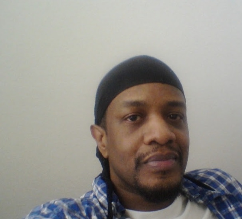 Date this tall United States man Reggie from Reno US21869