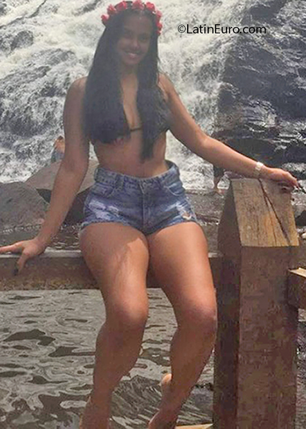 Date this funny Brazil girl Lizandra from Salvador BR12159