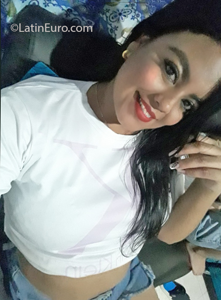 Date this hot Colombia girl Lizeth from Cali Valle CO32021