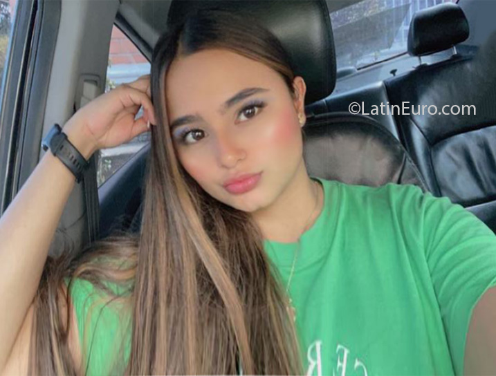 Date this sultry Colombia girl Lorena from Medellin CO32026