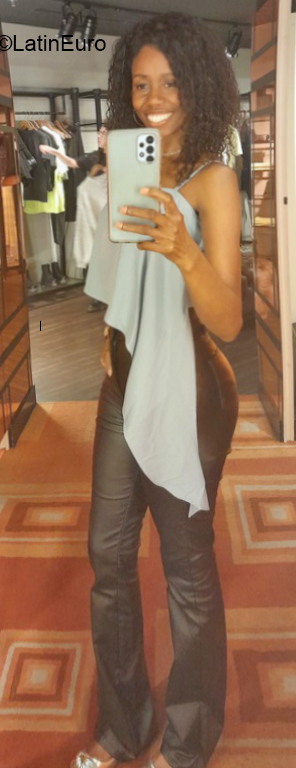 Date this attractive Brazil girl Julinha from Sao Paulo BR12177