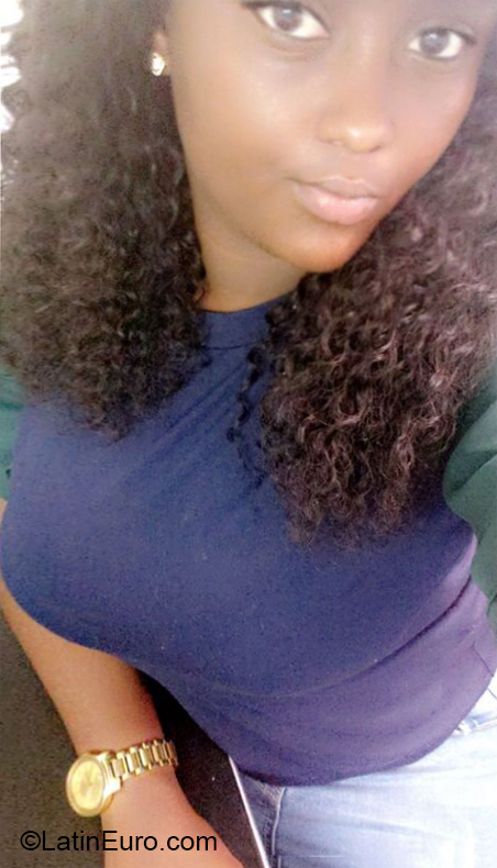 Date this nice looking Jamaica girl Racquel from Falmouth JM2731