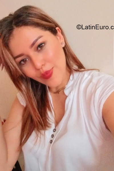 Date this sultry Colombia girl Ana from Santiago CO32060