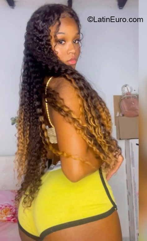 Date this lovely Colombia girl Alejandra from Medellin CO32083