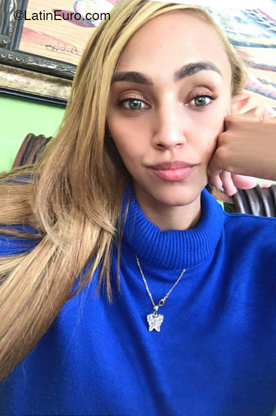 Date this lovely Dominican Republic girl Marleny from San Francisco De Macoris DO41140