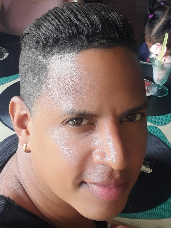 Date this hard body United States man Juanki from Hialeah US21937