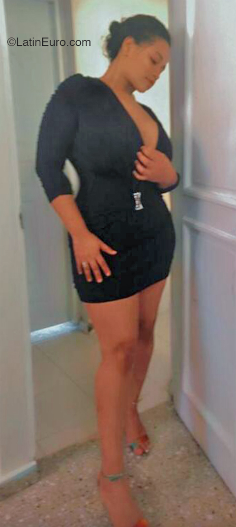 Date this funny Dominican Republic girl Ana from Santiago DO41194