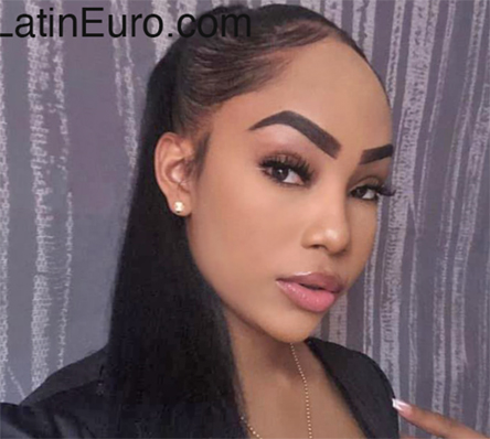 Date this sultry Colombia girl Karol from Cali CO32195