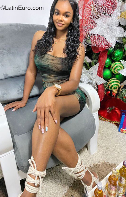 Date this beautiful Colombia girl Faniry from Cali CO32196