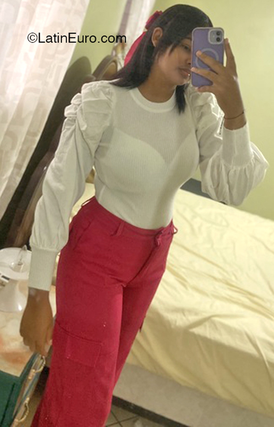 Date this hot Dominican Republic girl Danilcia from Santiago DO41207