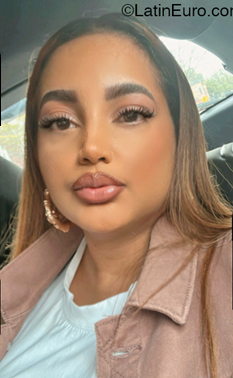 Date this attractive United States girl Cataleya from New York US22121