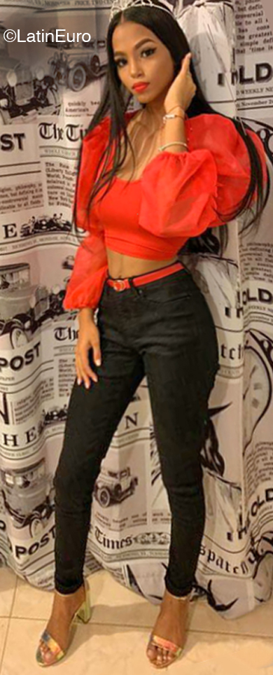 Date this hard body Dominican Republic girl Yuly from Santiago DO44805