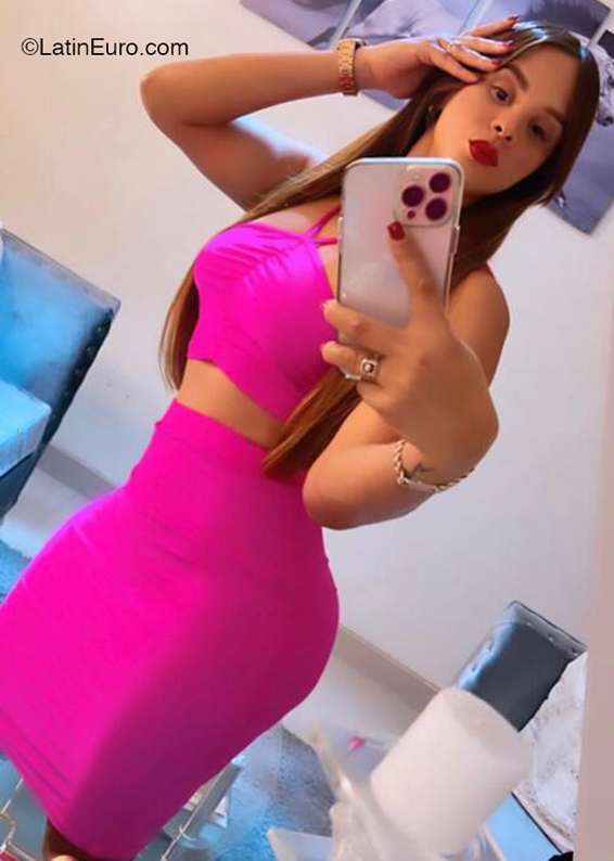 Date this foxy Dominican Republic girl Yeimi from Santo Domingo DO45105