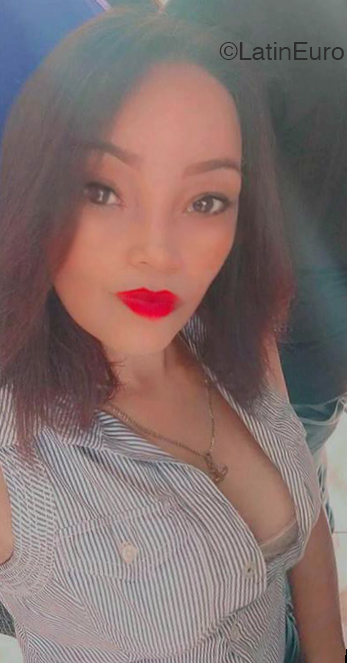 Date this funny Dominican Republic girl Yessi from Azua DO46008