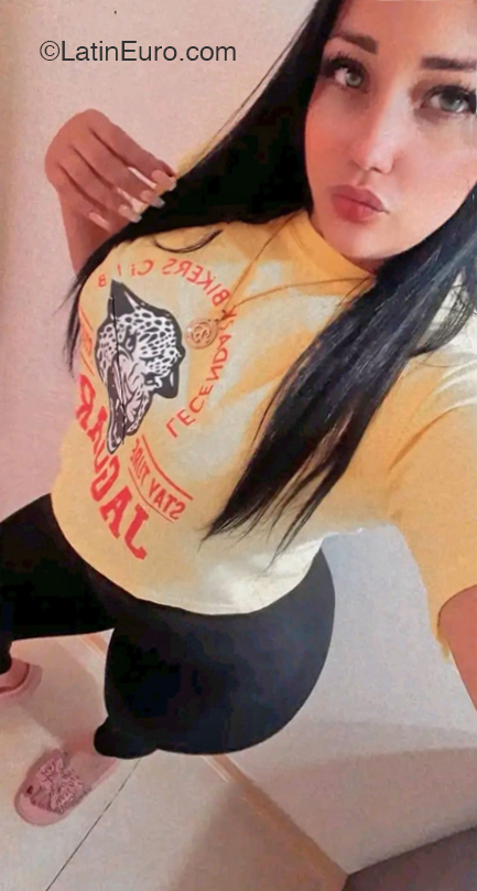 Date this beautiful Chile girl Ihia from Santiago CL386