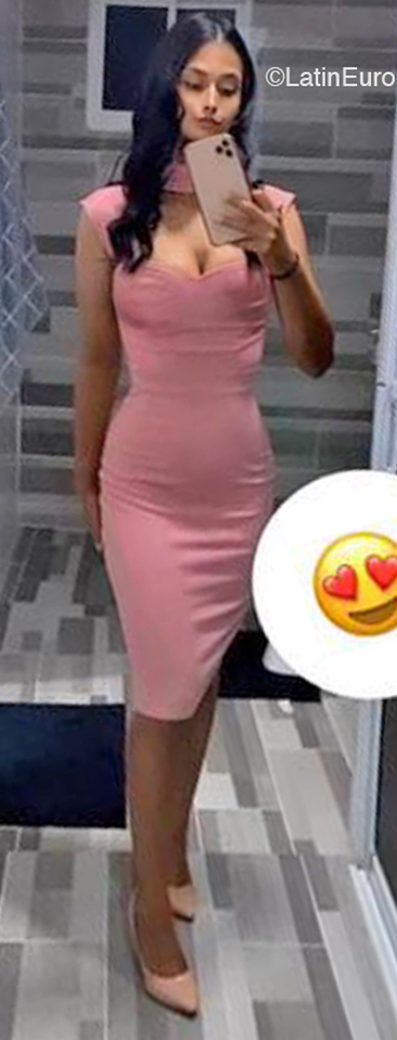 Date this foxy Dominican Republic girl Estefani from Puerto Plata DO46117