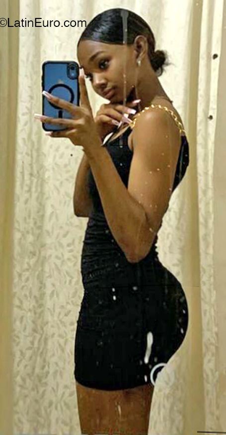 Date this delightful Dominican Republic girl Fremili from San Cristobal DO46121