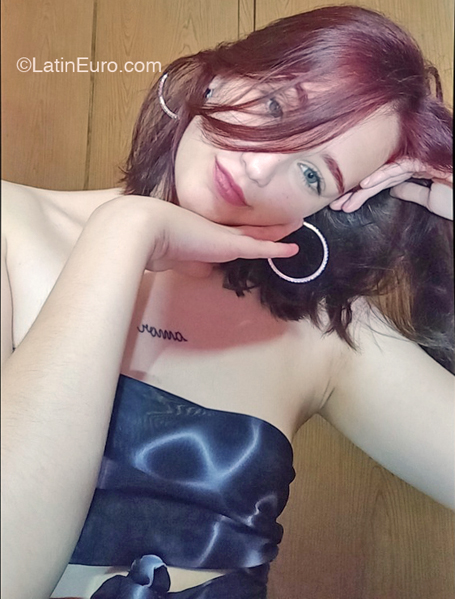 Date this voluptuous Bahamas girl Vik from  AR919