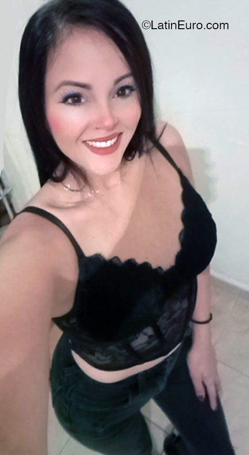 Date this cute Venezuela girl Dionella from Caracas VE4506