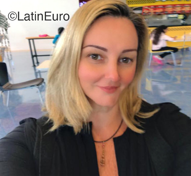 Date this athletic Venezuela girl Patricia from Caracas VE4507