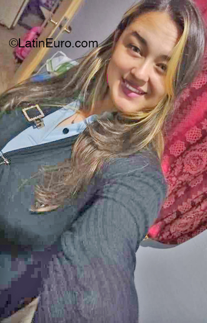 Date this hard body Argentina girl Maria from Clorinda AR923