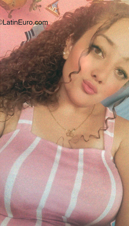 Date this cute Venezuela girl Vanessa from Colonia Tovar VE4559