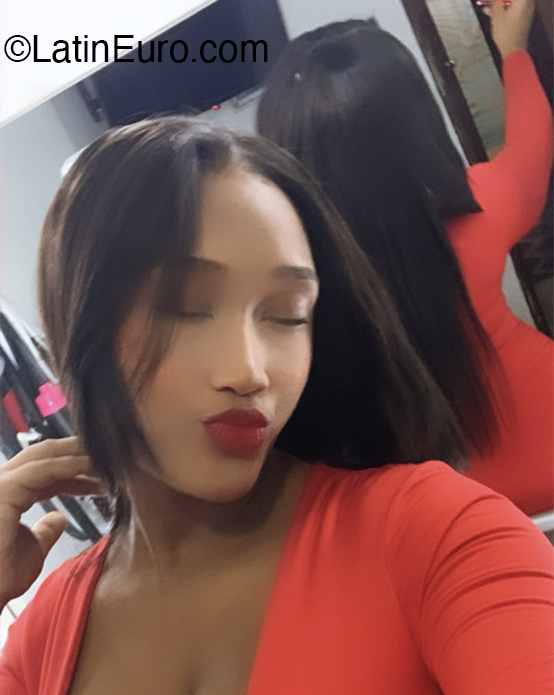 Date this charming Dominican Republic girl Yhoanna from La Romana DO47209
