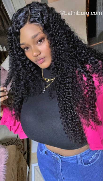 Date this passionate Dominican Republic girl Maria from Santo Domingo DO47335
