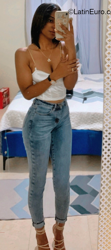 Date this nice looking Dominican Republic girl Maddy from Santo Domingo DO47648