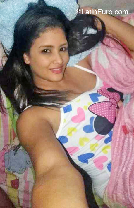 Date this nice looking Venezuela girl Kimberly from Caracas VE4593