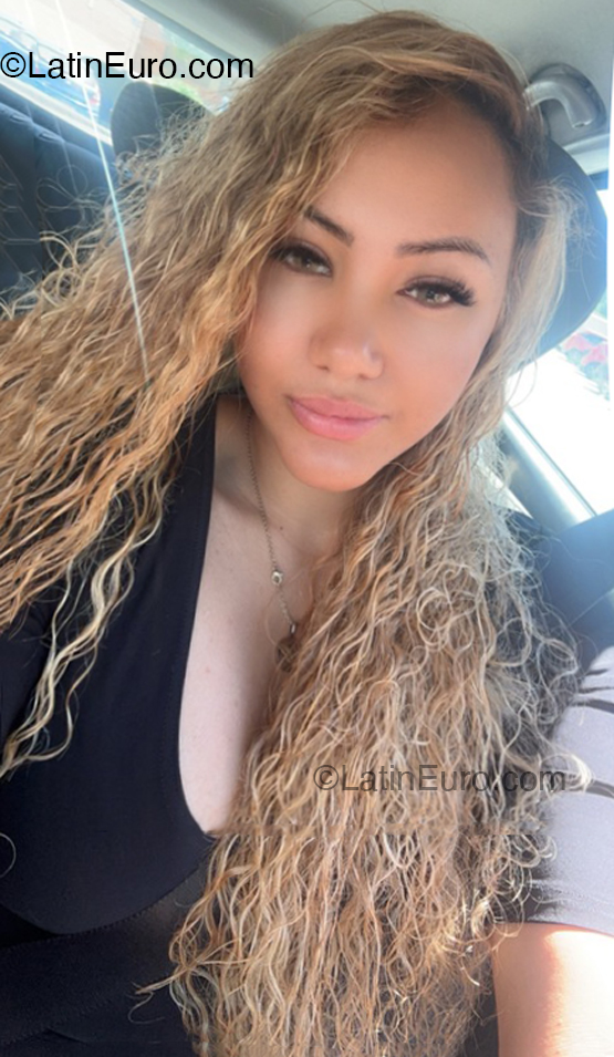 Date this stunning Spain girl Paola from Madrid ES825
