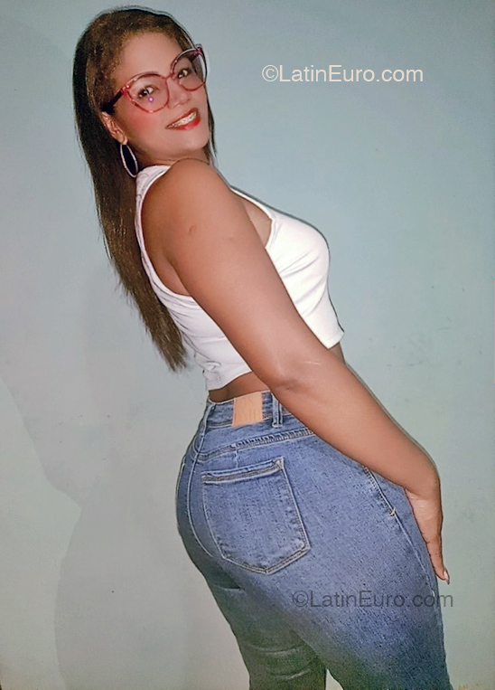 Date this fun Venezuela girl Leidismar from Caracas VE4897