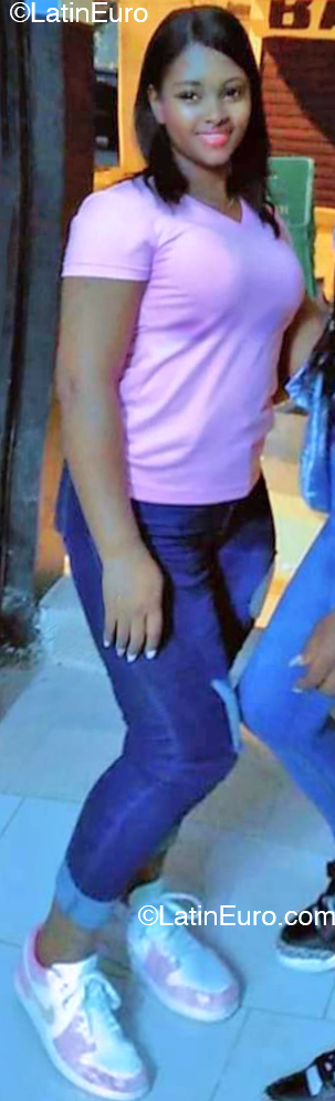 Date this tall Dominican Republic girl Anayris from Santo Domingo DO52425