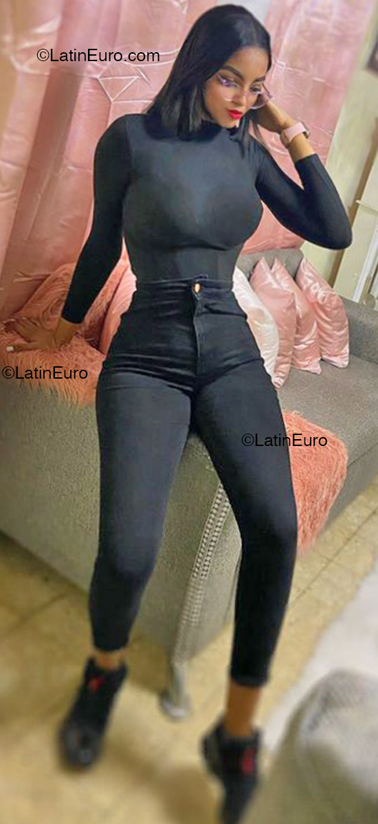 Date this young Dominican Republic girl Cynthia mariel from Santo Domingo DO52674