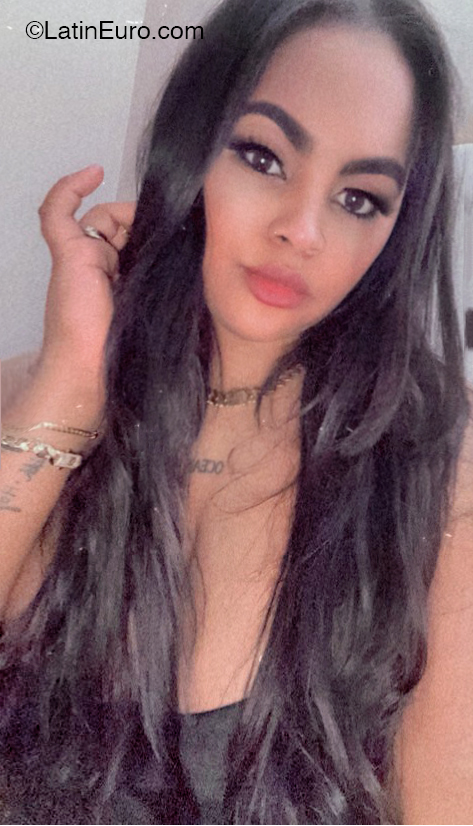 Date this attractive United States girl Escarlen from Richmond US25188