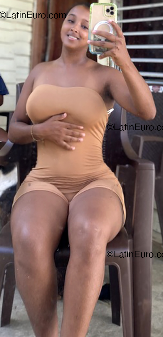 Date this passionate Dominican Republic girl Worlen from Sanchez Ramirez DO53425