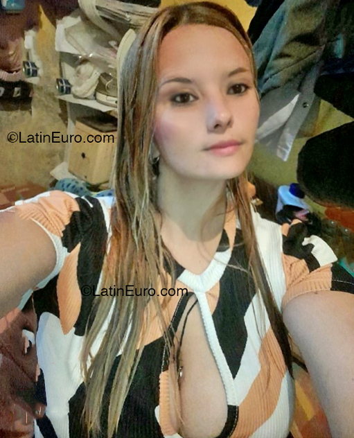 Date this foxy Uruguay girl Cecilia from Paysandu UY104