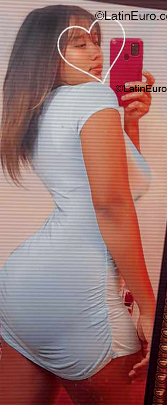 Date this happy Dominican Republic girl Arianna from La Vega DO53851