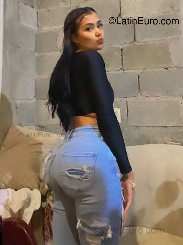 Date this lovely Dominican Republic girl Jazmin from Santiago DO53858