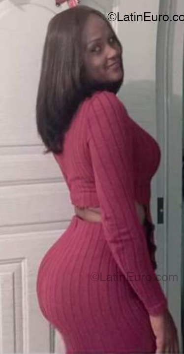 Date this pretty Dominican Republic girl Aris from Santo Domingo DO53914