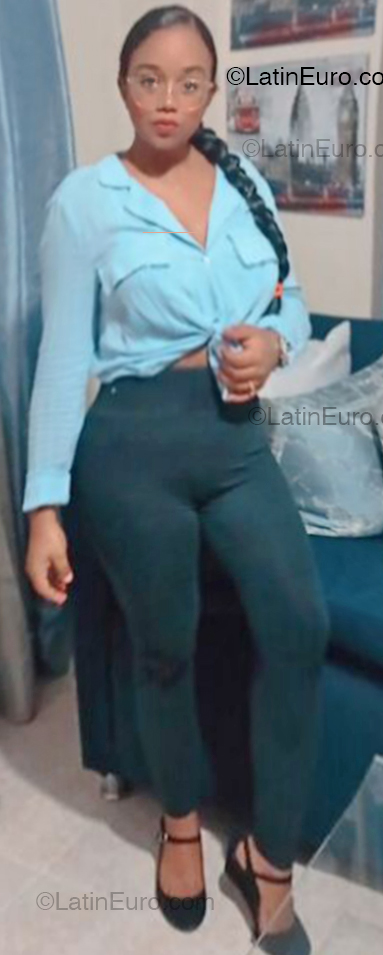 Date this fun Dominican Republic girl Michelly from Santo Domingo DO53940