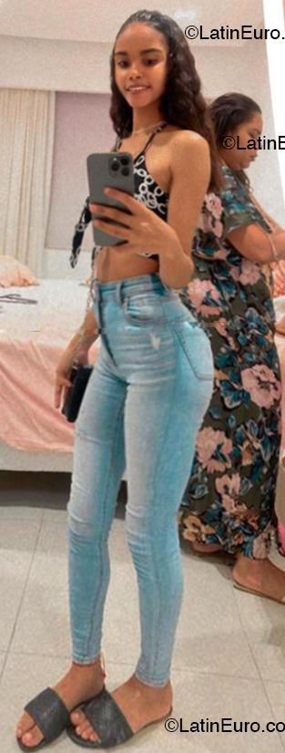 Date this beautiful Dominican Republic girl Bella from Santo Domingo DO53955