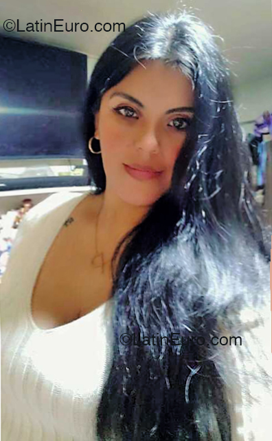 Date this pretty Peru girl Kassy from Lima PE2118