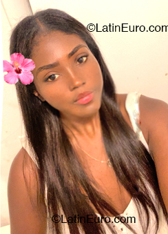 Date this athletic Dominican Republic girl Wilta from Santo Domingo DO54009