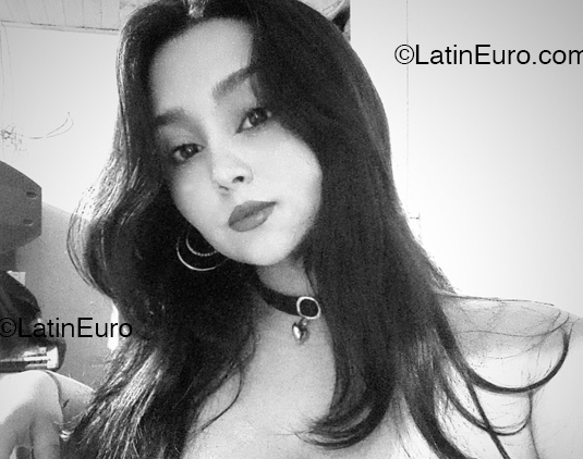 Date this sensual Argentina girl Jenni from Buenos Aires AR981
