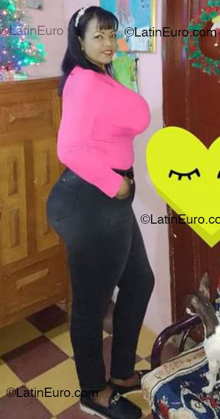 Date this foxy Colombia girl Yura from Bogota CO33615