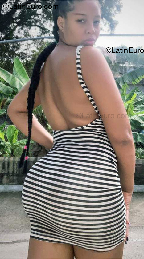 Date this funny Dominican Republic girl Alejandra from Santiago DO54404
