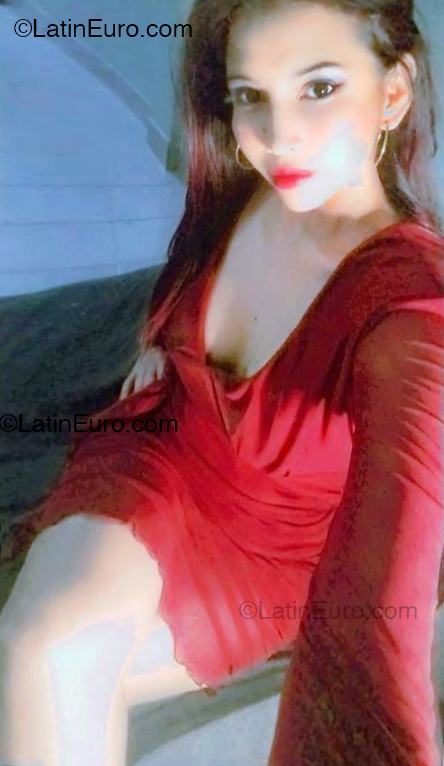 Date this athletic Venezuela girl Anahis from Valencia VE5163