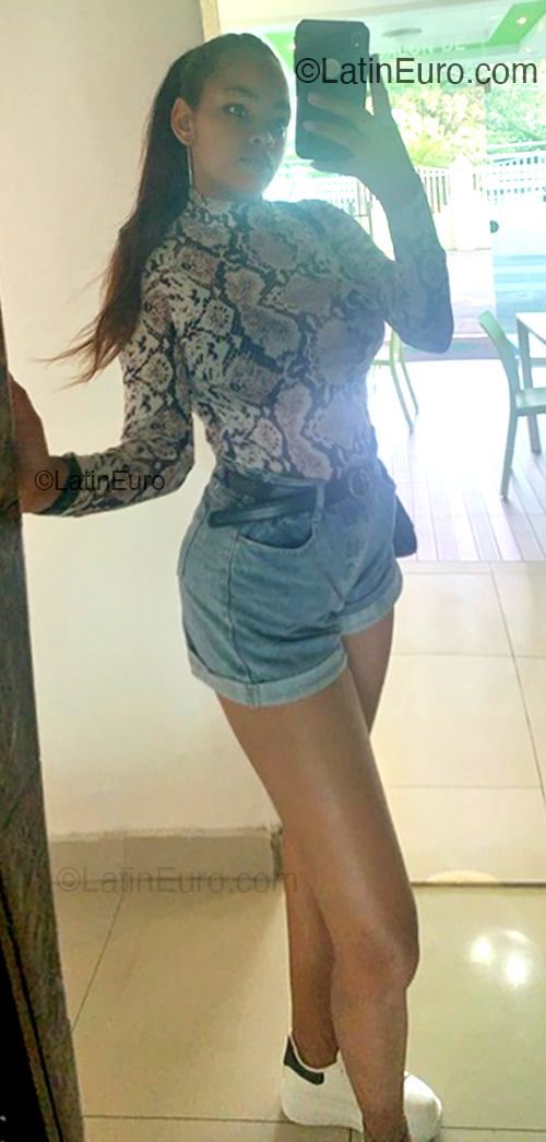 Date this beautiful Dominican Republic girl Marian from El Seibo DO54513