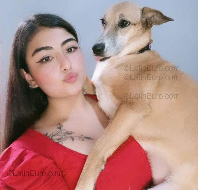 Date this happy Colombia girl Maria from Bogota CO33262